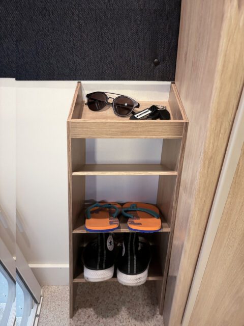 Regalmodul mit Stauraum für Schuhe und Accessoires – Tischer Wohnkabine.